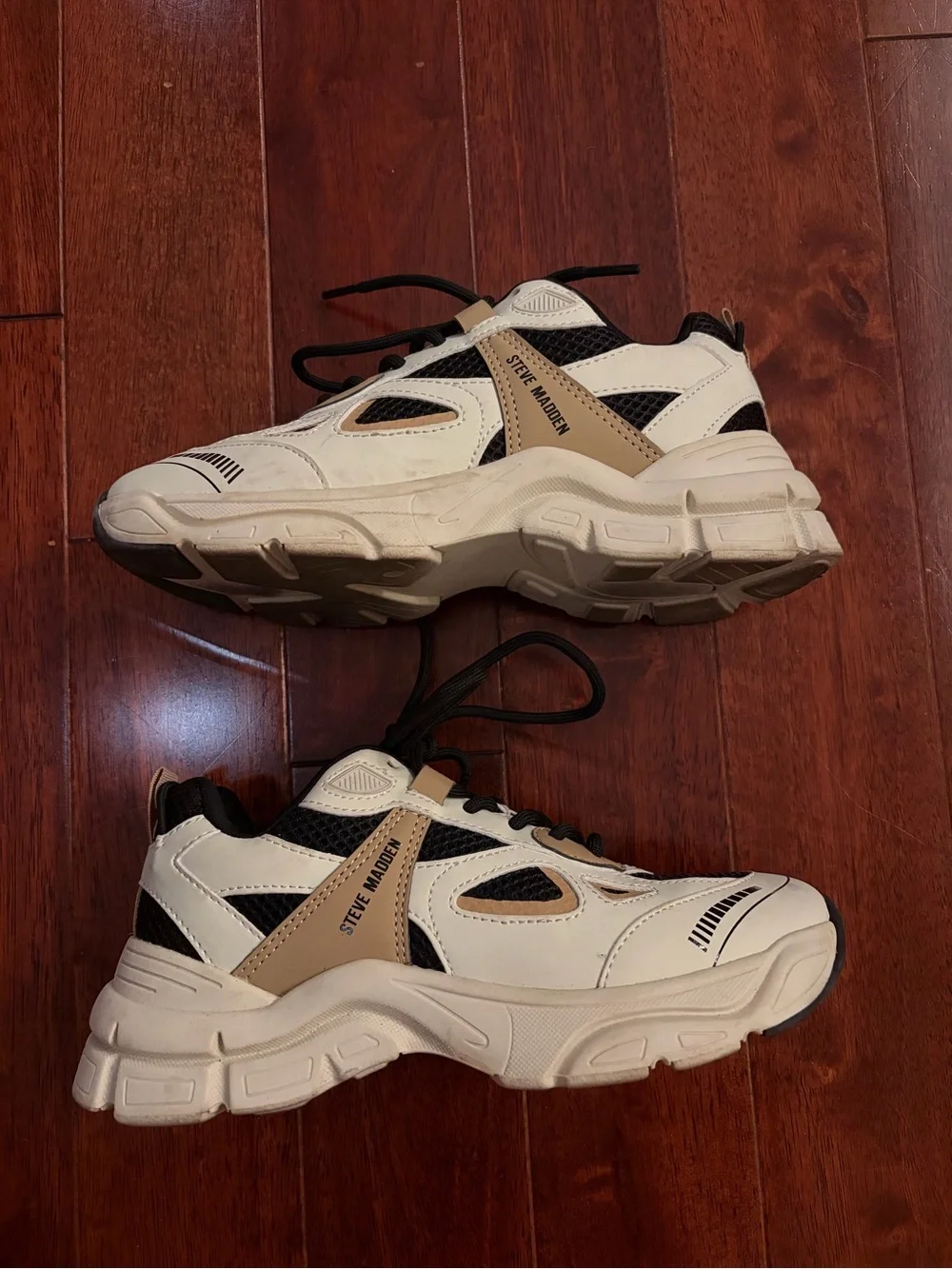 Steve Madden White Black Tan Chunky Athletic Sneakers